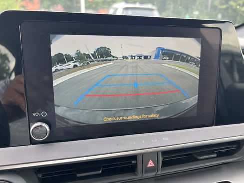Used 2024 Toyota Prius LE FWD image 25