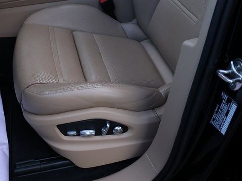 Used 2020 Porsche Cayenne image 43