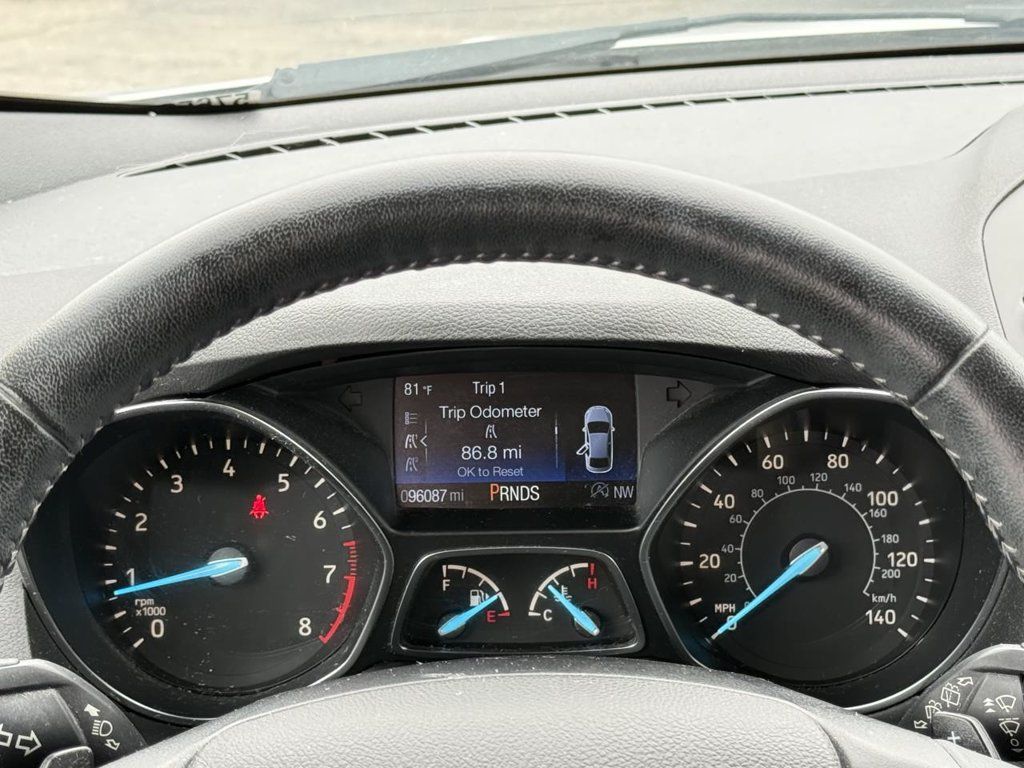 Used 2018 Ford Escape SE w/ SE Sport Appearance Package FWD image 12