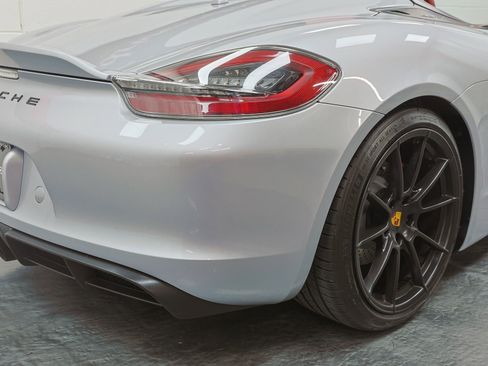 Used 2016 Porsche Boxster Spyder image 21