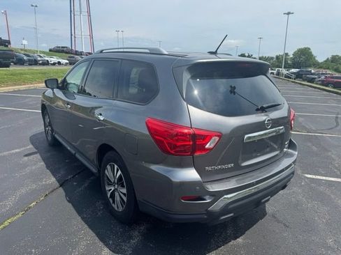 Used 2017 Nissan Pathfinder SV AWD/4WD image 5