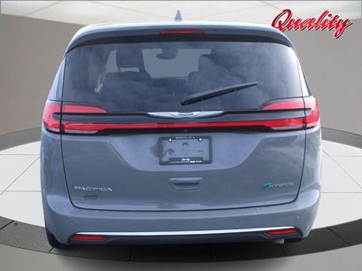 Used 2022 Chrysler Pacifica Touring-L
