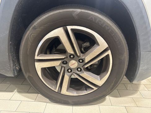 Used 2019 GMC Terrain SLT w/ Preferred Package FWD image 40