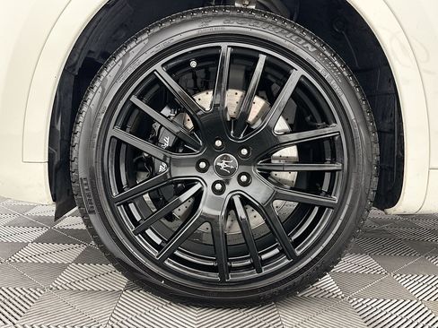 Used 2022 Maserati Levante Modena AWD/4WD image 35