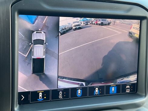 Used 2021 GMC Sierra 2500 AT4 w/ AT4 Preferred Package image 16