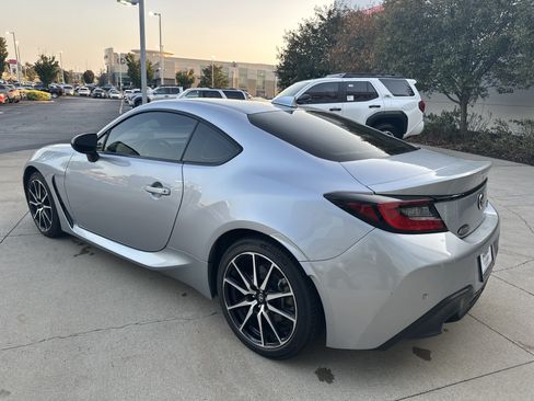 Used 2023 Toyota GR86 w/ ALL Weather Mat Package (TMS) RWD image 7