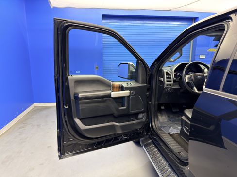 Used 2015 Ford F150 Lariat w/ Equipment Group 502A Luxury image 10