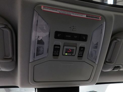 Used 2023 Toyota RAV4 XLE Premium image 21