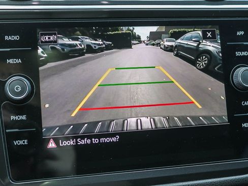 Used 2023 Volkswagen Tiguan SE R-Line image 25