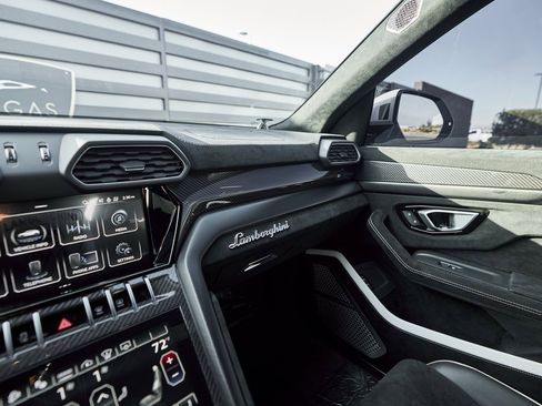 Used 2024 Lamborghini Urus Performante image 85