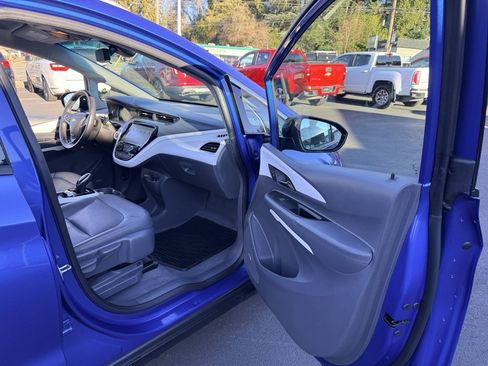 Used 2019 Chevrolet Bolt Premier w/ Infotainment Package image 25