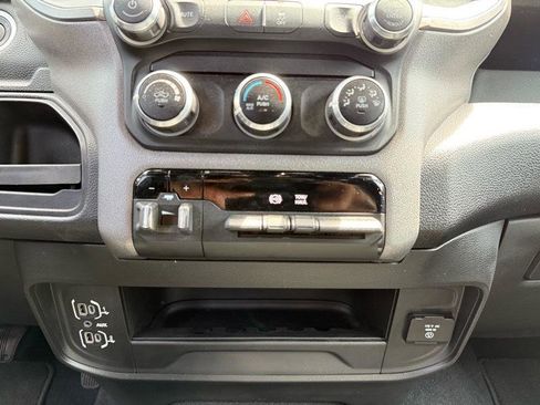 Used 2022 RAM 3500 Tradesman image 20