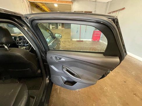 Used 2012 Ford Focus Titanium image 28