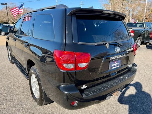 Used 2015 Toyota Sequoia SR5 image 3