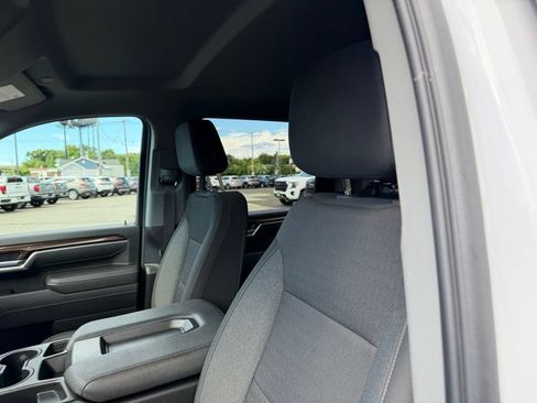 Used 2025 Chevrolet Silverado 2500 LT w/ Convenience Package AWD/4WD image 11