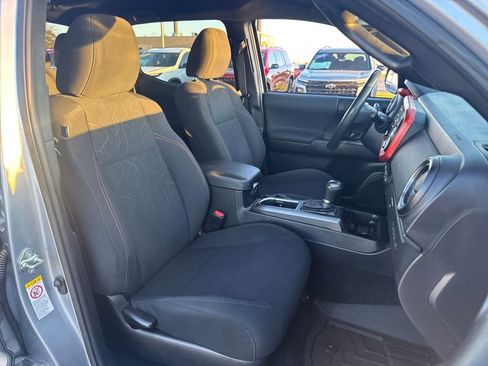 Used 2020 Toyota Tacoma TRD Sport image 13