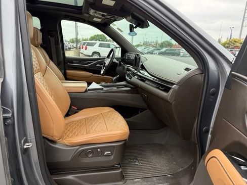 Used 2021 Cadillac Escalade ESV Sport w/ Driver Assist Tech Package AWD/4WD image 12