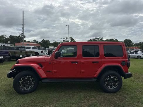 New 2026 Jeep Wrangler Unlimited Sahara w/ Safety Group AWD/4WD image 17