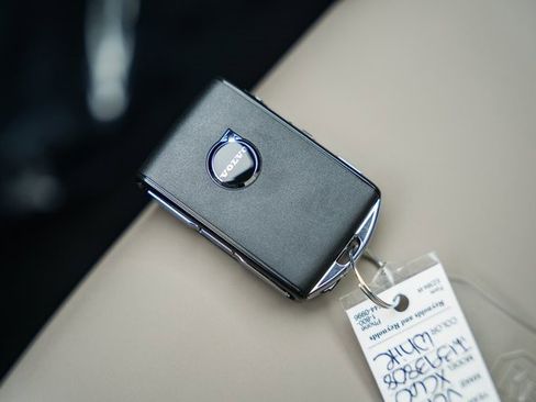 New 2026 Volvo XC60 B5 Plus w/ Protection Package Premier image 40