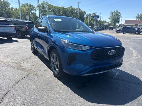 Used 2023 Ford Escape ST-Line w/ Tech Pack #1 AWD/4WD image 4