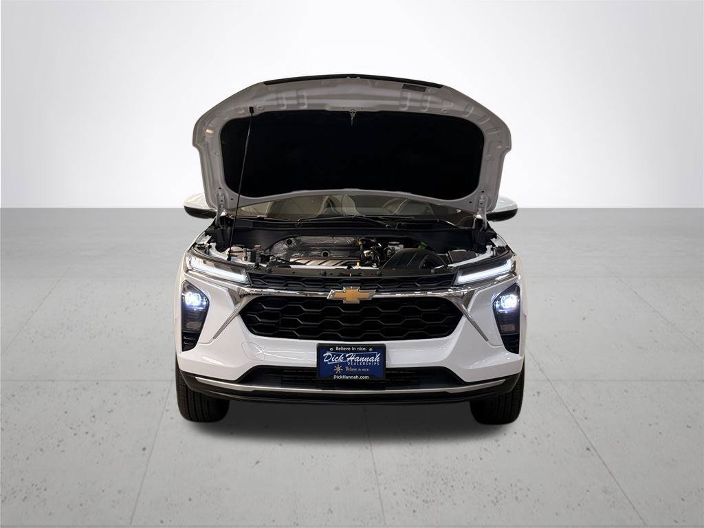 Certified 2026 Chevrolet Trax LT w/ Driver Confidence Package FWD image 5