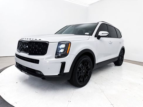 Used 2022 Kia Telluride SX w/ Nightfall Edition Package image 16