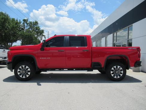 Used 2022 Chevrolet Silverado 2500 Custom w/ Custom Convenience Package AWD/4WD image 4