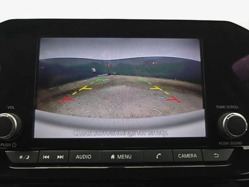 Used 2024 Nissan Pathfinder SV FWD image 23