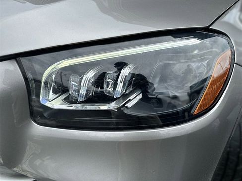 Used 2023 Mercedes-Benz GLS 450 4MATIC image 9