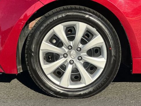 Used 2024 Toyota Corolla LE image 28