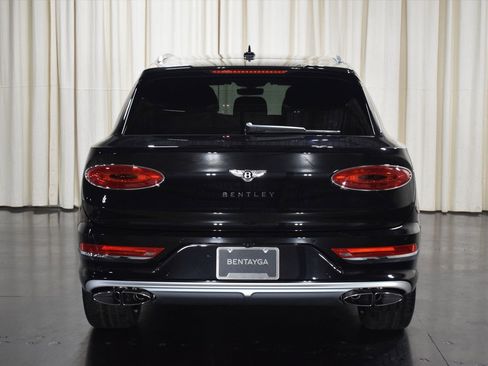 New 2024 Bentley Bentayga Extended Wheelbase image 17