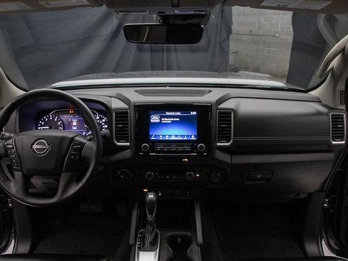 Used 2024 Nissan Frontier SL w/ Technology Package image 21