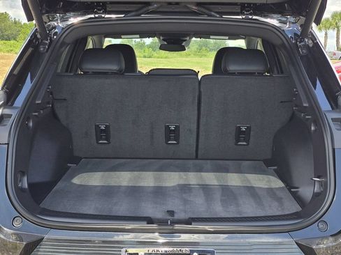 Certified 2025 Chevrolet Equinox EV LT FWD image 15