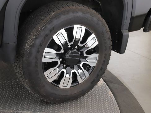 Used 2025 GMC Sierra 2500 Denali image 14