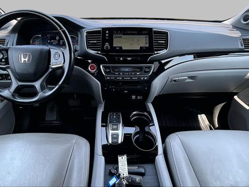 Certified 2020 Honda Pilot Touring image 16