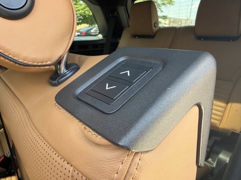 Used 2017 Land Rover Discovery HSE AWD/4WD image 23