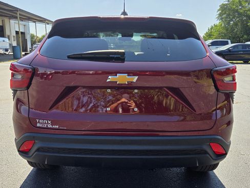 Certified 2024 Chevrolet Trax LS w/ Driver Confidence Package FWD image 4