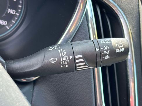 Used 2023 Chevrolet Equinox LT image 23