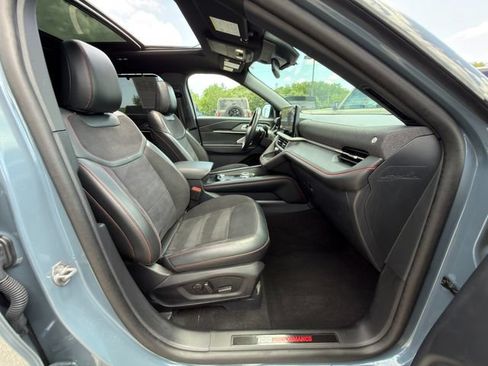 Used 2025 Ford Explorer ST AWD/4WD image 10