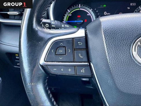 Used 2020 Toyota Highlander XLE AWD/4WD image 24