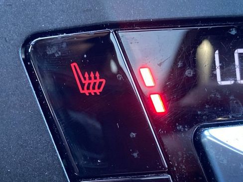 Used 2020 Ford Explorer XLT w/ Equipment Group 202A image 28