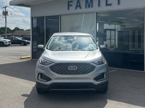 Used 2024 Ford Edge SEL w/ Convenience Package AWD/4WD image 2