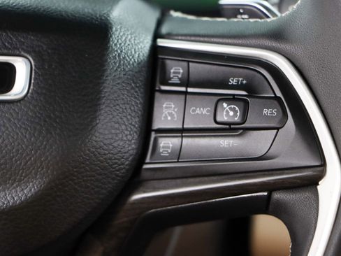 Used 2023 Jeep Grand Cherokee 4WD 4xe w/ Luxury Tech Group II image 14