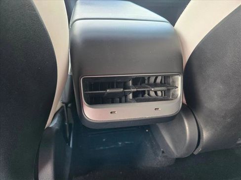 Used 2021 Tesla Model Y Performance image 12