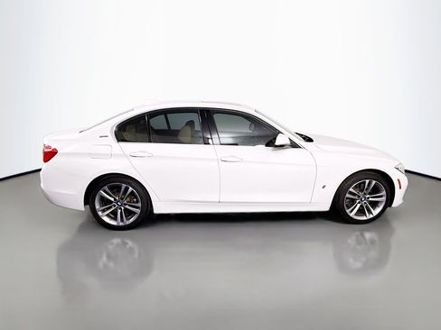Used 2017 BMW 330e image 11
