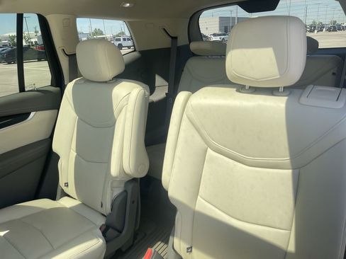 Used 2023 Cadillac XT6 Premium Luxury w/ Technology Package AWD/4WD image 29