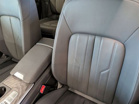 Used 2025 Audi A6 Premium Plus w/ Premium Plus Package image 16