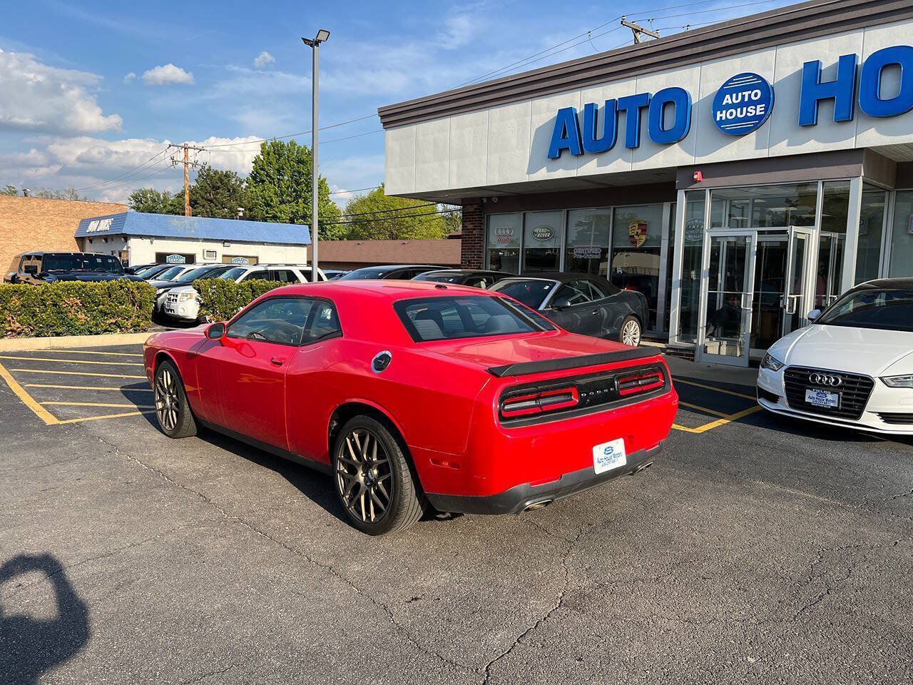 Used 2015 Dodge Challenger SXT RWD image 11