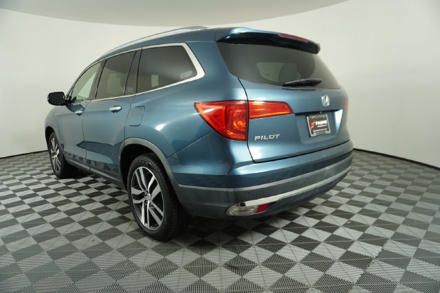 Used 2017 Honda Pilot Touring image 5