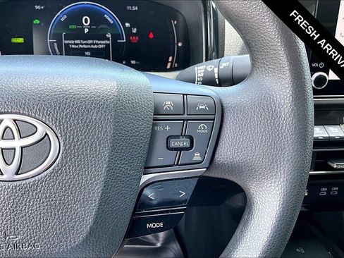 Used 2025 Toyota Camry LE FWD image 14